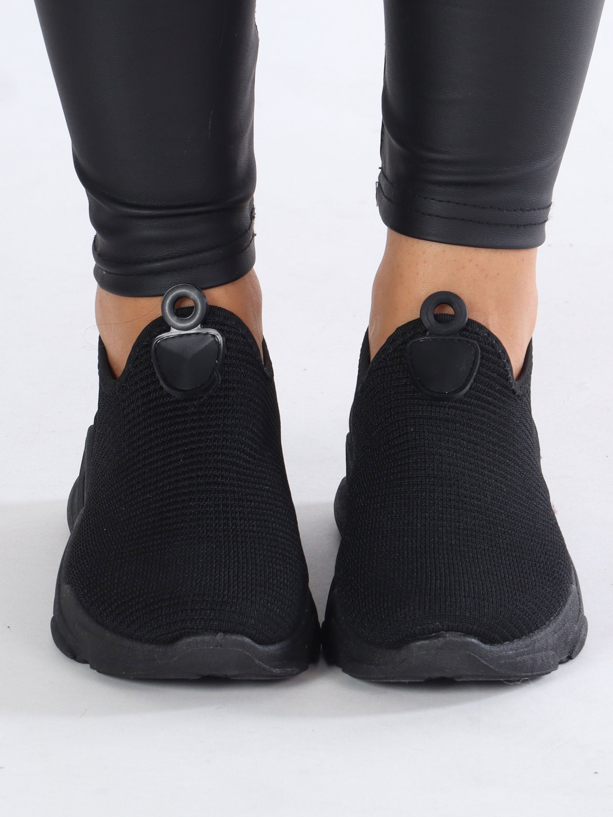 Maggie - Simple sokkesneakers i ribbet look